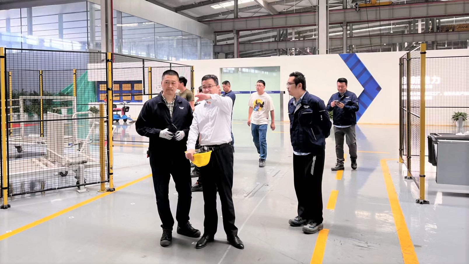 定期举行各工厂安全互检，监督指导安全管理工作。